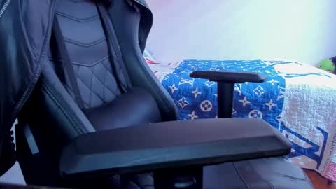 Snapshot of tommy_bred chatting on September 19, 6:08 pm Twitter BreddTommy IG tommy bredd online show from September 19, 6:08 pm