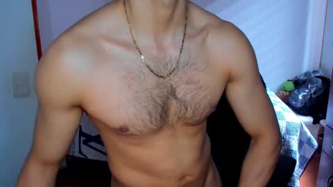 Snapshot of tommy_bred chatting on October 8, 6:05 pm Twitter BreddTommy IG tommy bredd online show from October 8, 6:05 pm