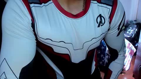 Snapshot of tommy_bred chatting on October 11, 6:39 pm Twitter BreddTommy IG tommy bredd online show from October 11, 6:39 pm