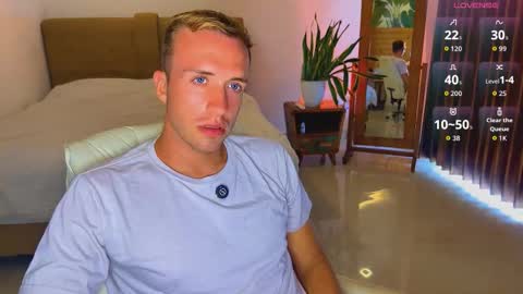 Snapshot of tommy_cumfinger chatting on February 17, 8:11 am Tommy online show from February 17, 8:11 am