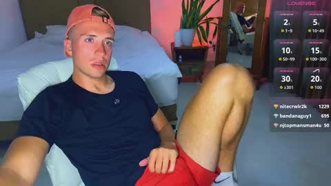 Snapshot of tommy_cumfinger chatting on February 20, 11:32 am Tommy online show from February 20, 11:32 am