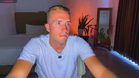 Snapshot of tommy_cumfinger chatting on February 22, 6:02 am Tommy online show from February 22, 6:02 am