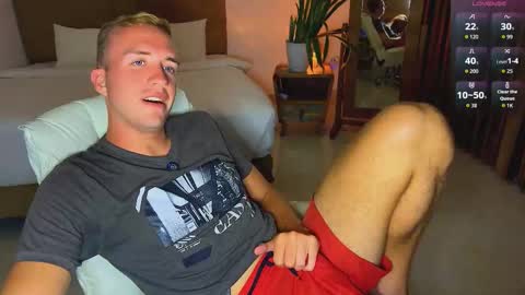 Snapshot of tommy_cumfinger chatting on March 3, 11:05 am Tommy online show from March 3, 11:05 am