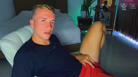 Snapshot of tommy_cumfinger chatting on March 12, 2:07 am Tommy online show from March 12, 2:07 am