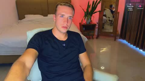 Snapshot of tommy_cumfinger chatting on March 28, 9:53 am Tommy online show from March 28, 9:53 am