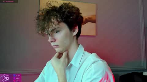 Snapshot of tommy_jamm chatting on February 10, 10:09 am Tommy online show from February 10, 10:09 am