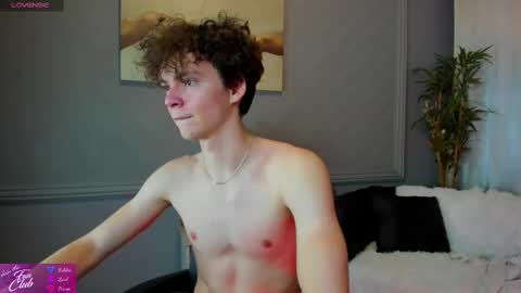 Snapshot of tommy_jamm chatting on February 10, 4:14 pm Tommy online show from February 10, 4:14 pm