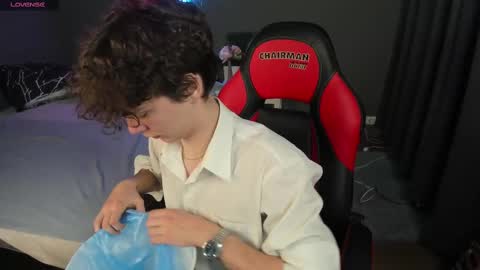 Snapshot of tommy_jamm chatting on February 20, 10:05 am Tommy online show from February 20, 10:05 am