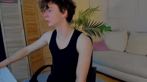 Snapshot of tommy_jamm chatting on February 25, 3:49 pm Tommy online show from February 25, 3:49 pm