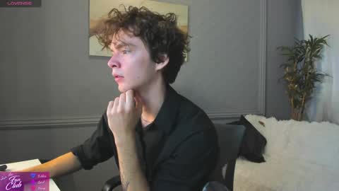 Snapshot of tommy_jamm chatting on March 10, 10:04 am Tommy online show from March 10, 10:04 am