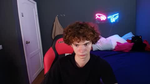 Snapshot of tommy_jamm chatting on September 18, 10:06 am Tommy online show from September 18, 10:06 am