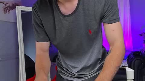 Snapshot of tommy_jamm chatting on October 29, 3:25 pm Tommy online show from October 29, 3:25 pm