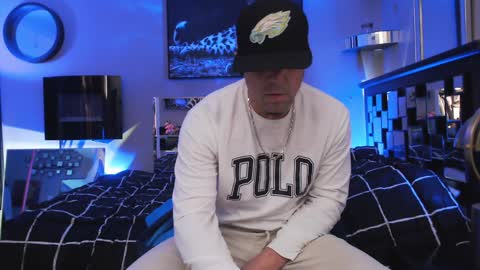 Snapshot of tommy_knuckles chatting on December 27, 11:31 pm Tommy online show from December 27, 11:31 pm