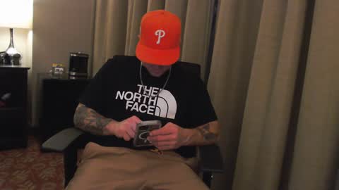 Snapshot of tommy_knuckles chatting on December 29, 10:12 am Tommy online show from December 29, 10:12 am