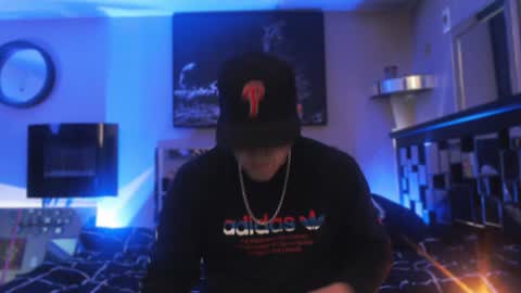 Snapshot of tommy_knuckles chatting on January 2, 3:40 pm Tommy online show from January 2, 3:40 pm