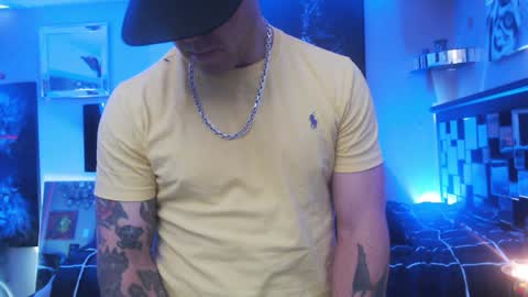 Snapshot of tommy_knuckles chatting on January 5, 12:42 am Tommy online show from January 5, 12:42 am