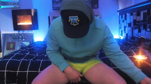 Snapshot of tommy_knuckles chatting on January 5, 9:03 pm Tommy online show from January 5, 9:03 pm