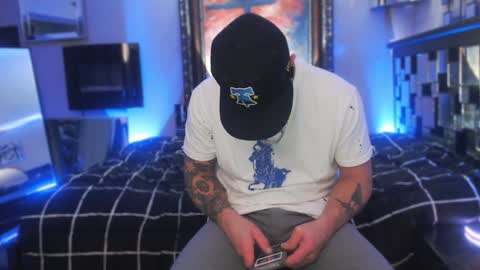 Snapshot of tommy_knuckles chatting on January 25, 4:45 am Tommy online show from January 25, 4:45 am
