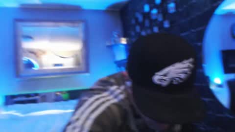 Snapshot of tommy_knuckles chatting on November 6, 2:40 pm Tommy online show from November 6, 2:40 pm