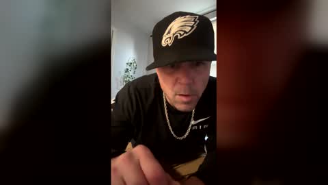 Snapshot of tommy_knuckles chatting on December 19, 9:33 pm Tommy online show from December 19, 9:33 pm
