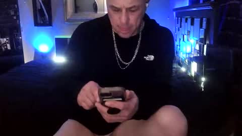 Snapshot of tommy_knuckles chatting on February 6, 1:21 am Tommy online show from February 6, 1:21 am