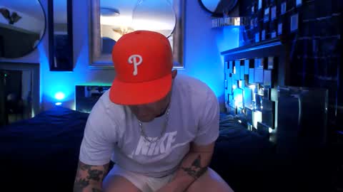 Snapshot of tommy_knuckles chatting on February 26, 3:11 pm Tommy online show from February 26, 3:11 pm