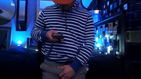 Snapshot of tommy_knuckles chatting on February 27, 5:29 am Tommy online show from February 27, 5:29 am