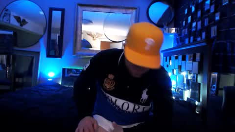 Snapshot of tommy_knuckles chatting on February 28, 5:52 am Tommy online show from February 28, 5:52 am