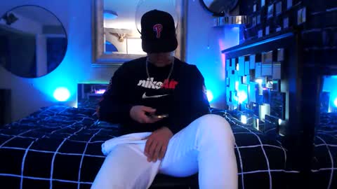 Snapshot of tommy_knuckles chatting on April 5, 3:47 am Tommy online show from April 5, 3:47 am