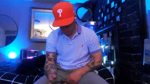 Snapshot of tommy_knuckles chatting on April 13, 7:52 pm Tommy online show from April 13, 7:52 pm