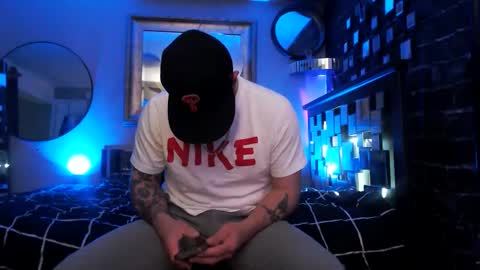 Snapshot of tommy_knuckles chatting on April 14, 10:05 pm Tommy online show from April 14, 10:05 pm
