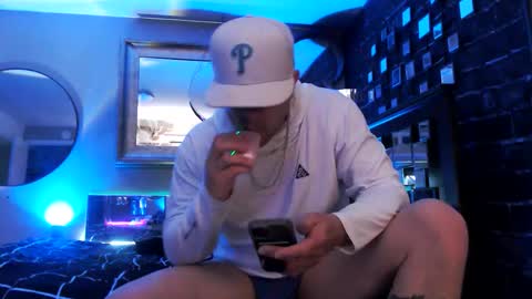 Snapshot of tommy_knuckles chatting on April 19, 1:32 pm Tommy online show from April 19, 1:32 pm