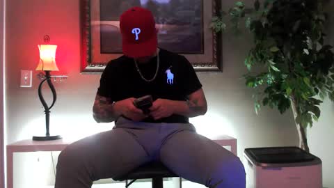 Snapshot of tommy_knuckles chatting on May 2, 7:24 am Tommy online show from May 2, 7:24 am