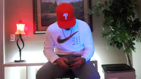 Snapshot of tommy_knuckles chatting on May 4, 8:10 am Tommy online show from May 4, 8:10 am