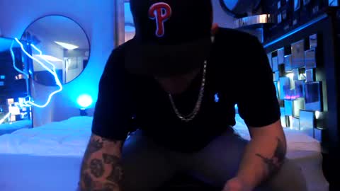 Snapshot of tommy_knuckles chatting on May 18, 5:24 am Tommy online show from May 18, 5:24 am