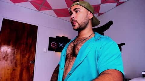 Snapshot of tommy_sccott chatting on January 27, 3:15 am tommy_sccott online show from January 27, 3:15 am