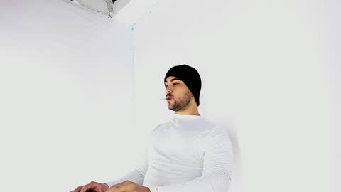 Snapshot of tommy_sccott chatting on September 12, 10:21 pm tommy_sccott online show from September 12, 10:21 pm