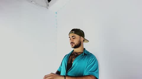 Snapshot of tommy_sccott chatting on September 16, 11:28 pm tommy_sccott online show from September 16, 11:28 pm