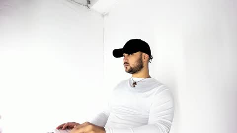 Snapshot of tommy_sccott chatting on October 19, 10:32 pm tommy_sccott online show from October 19, 10:32 pm