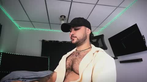 tommy_sccott online show from February 3, 9:31 pm