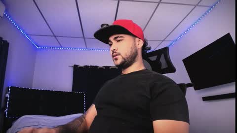 tommy_sccott online show from February 7, 9:29 pm