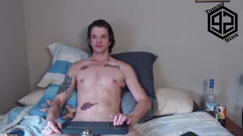 Snapshot of tommy_sins92 chatting on December 21, 10:28 am Tommy Sins online show from December 21, 10:28 am