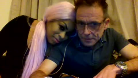 Snapshot of tommyandtomara chatting on April 6, 7:48 pm tommyandtomara online show from April 6, 7:48 pm