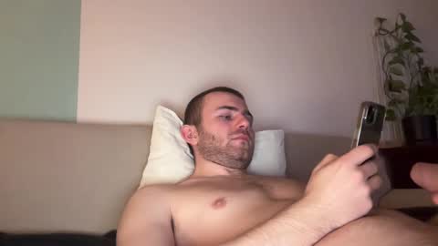 Snapshot of tommyflash_tut chatting on February 26, 7:38 pm tommyflash_tut online show from February 26, 7:38 pm