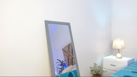 Snapshot of tommyfoxboy chatting on December 5, 4:12 pm Tommy Foxboy online show from December 5, 4:12 pm