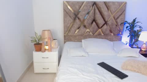 Snapshot of tommyfoxboy chatting on December 12, 1:49 pm Tommy Foxboy online show from December 12, 1:49 pm