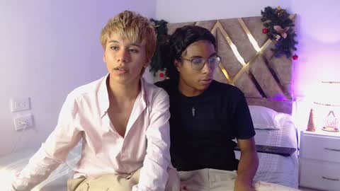 Snapshot of tommyfoxboy chatting on December 21, 8:43 pm Tommy Foxboy online show from December 21, 8:43 pm