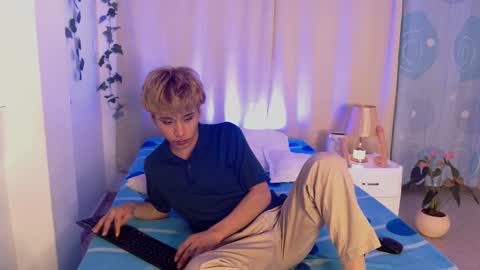 Snapshot of tommyfoxboy chatting on December 29, 2:52 pm Tommy Foxboy online show from December 29, 2:52 pm