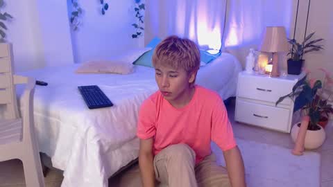 Snapshot of tommyfoxboy chatting on January 8, 4:11 pm Tommy Foxboy online show from January 8, 4:11 pm