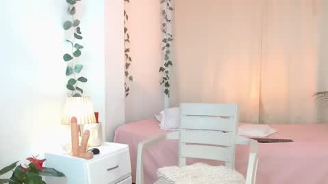 Snapshot of tommyfoxboy chatting on February 19, 4:55 pm Tommy Foxboy online show from February 19, 4:55 pm